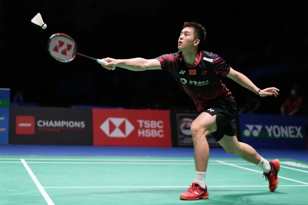 蓝天腾飞：亚洲羽毛球锦标赛上的荣耀篇章